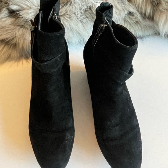 Waterproof Black Suede wedge ankle boot - Picture 3 of 7